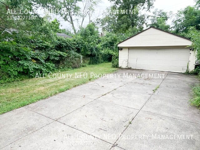 Photo - 3349 Altamont Rd