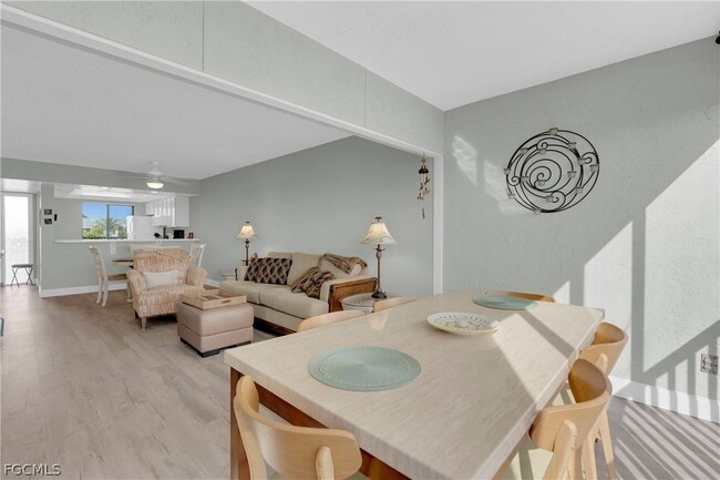 Photo - 21470 Bay Village Dr Unit 142