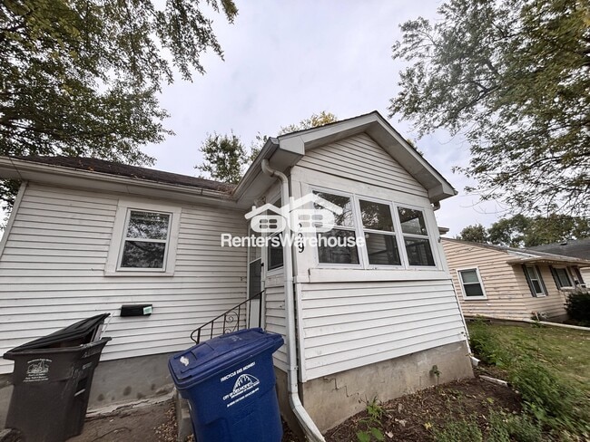 Photo - 1229 Merle Hay Rd