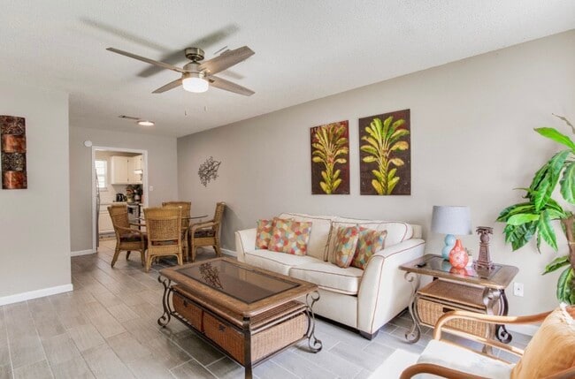 Photo - 3410 Green Briar Cir Unit A