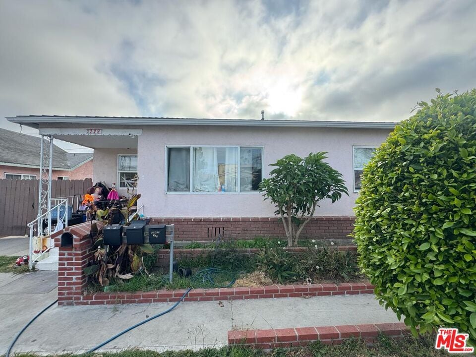 Photo - 1223 Maple St