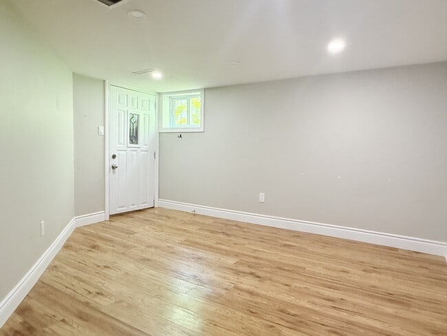 Photo - 1396 Lillian Ave