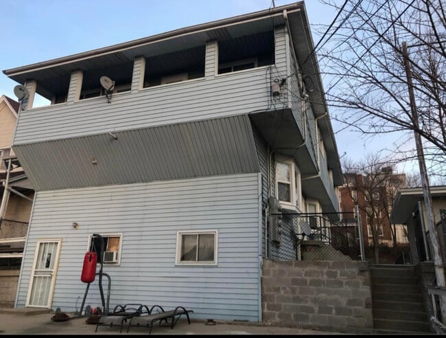 Photo - 1521 S 33rd St