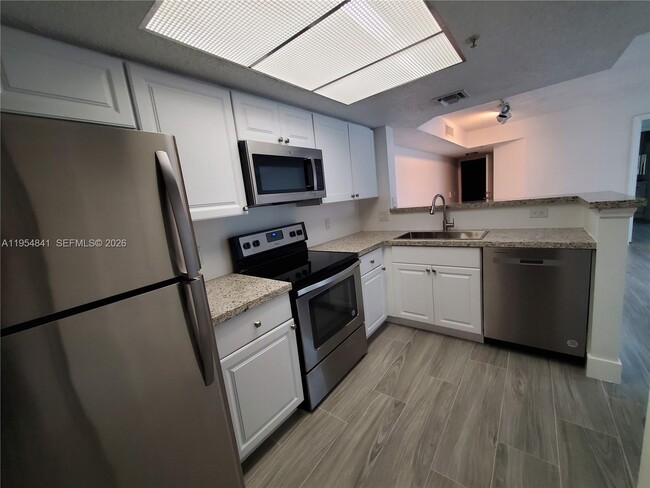 Photo - 16950 W Dixie Hwy Unit 127