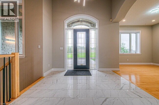 Photo - 2930 Notre Dame Dr