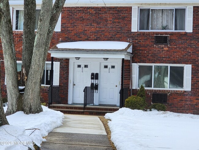 Building Photo - 304 South St Unit A