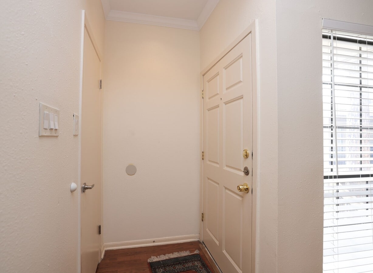 Photo - 2001 Bering Dr Unit 2F