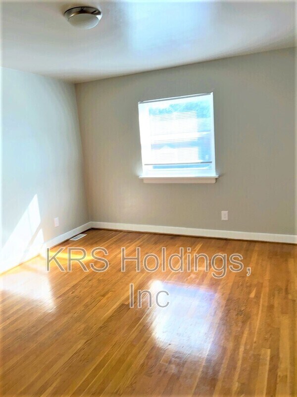 Photo - 2792 Goolsby Ave