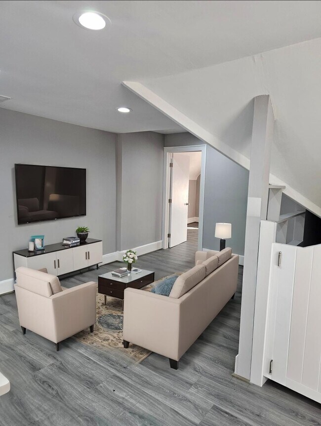 Photo - 127-129-129 W 3rd St Unit 3