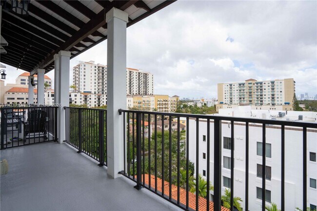 Photo - 1091 Galiano St Unit 605