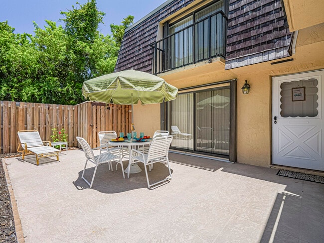 Photo - 340 S Waverly Pl