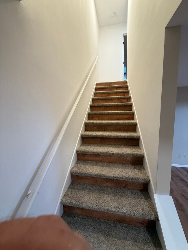 Photo - 612 4th St N