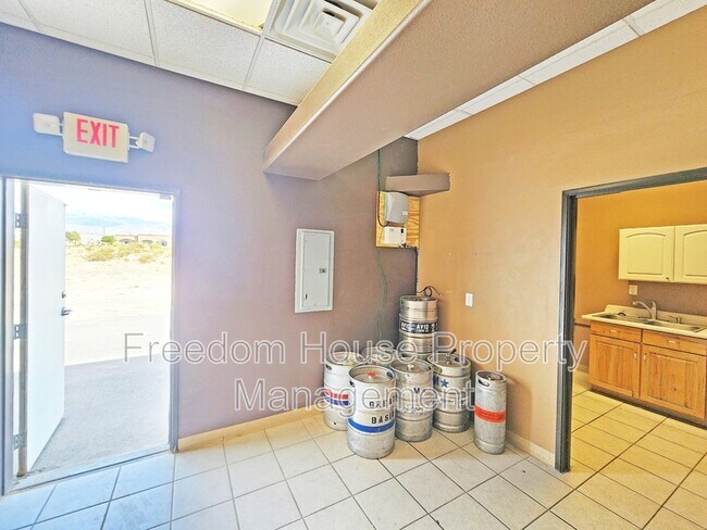 1231 E Basin Ave