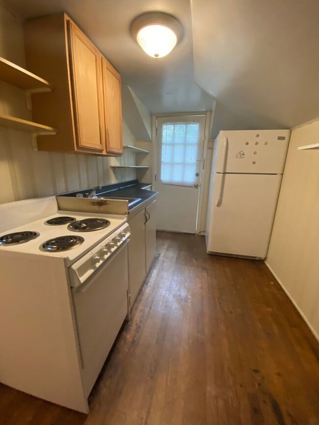 Photo - 1106f Unit B