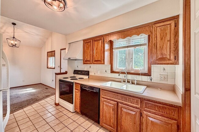 12182 Heron Dr