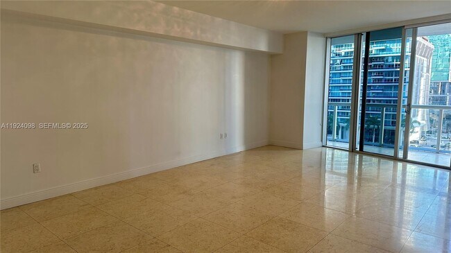 Photo - 475 Brickell Ave Unit 910