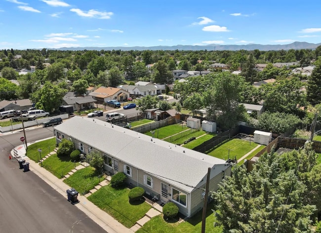 Building Photo - 381-381 S Hazel Ct Unit 373