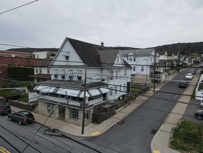 Photo - 601 W Main St