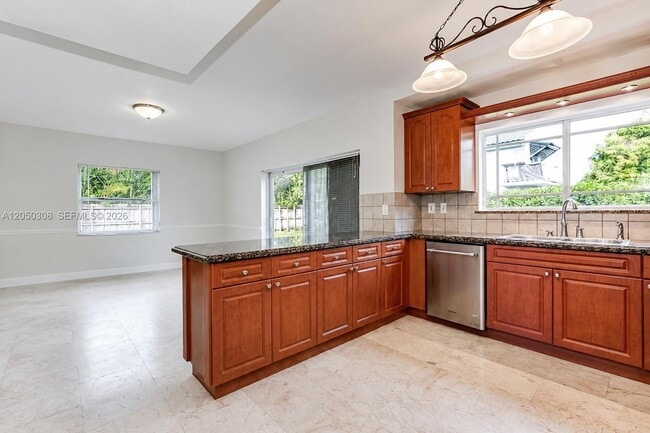 Photo - 1839 SW 138th Ave