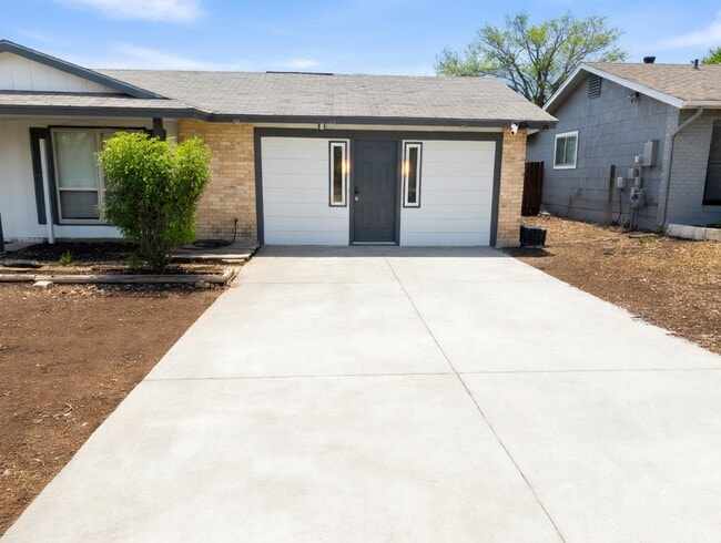 8403 Glen Echo
