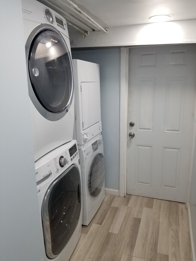 Photo - 128 William St Townhome