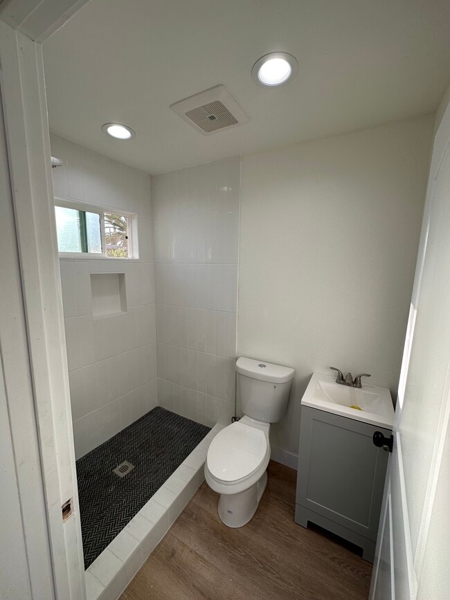 Photo - 10730 Crockett St