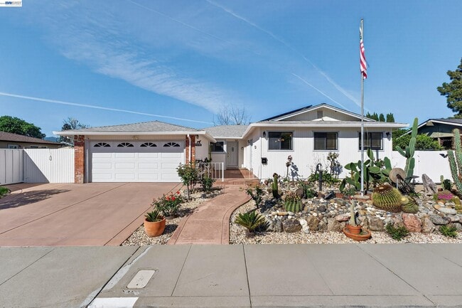 Building Photo - 1450 Kolln St