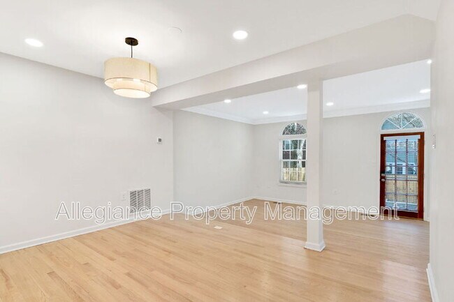 Photo - 6630 Medinah Ln