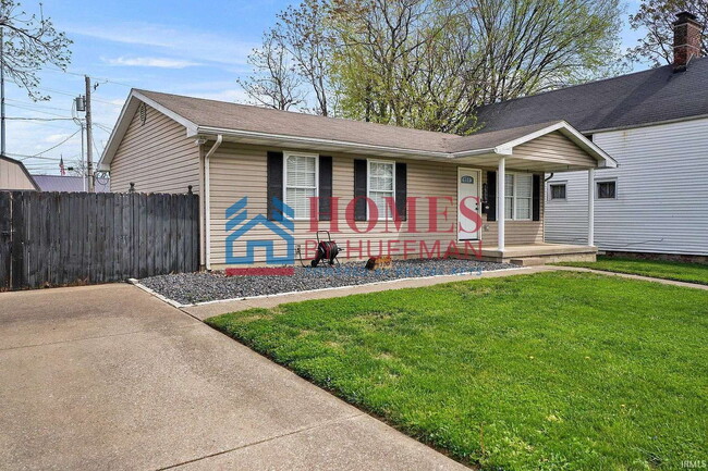 Photo - Three Bedroom | Fenced in Yard | Westside ...