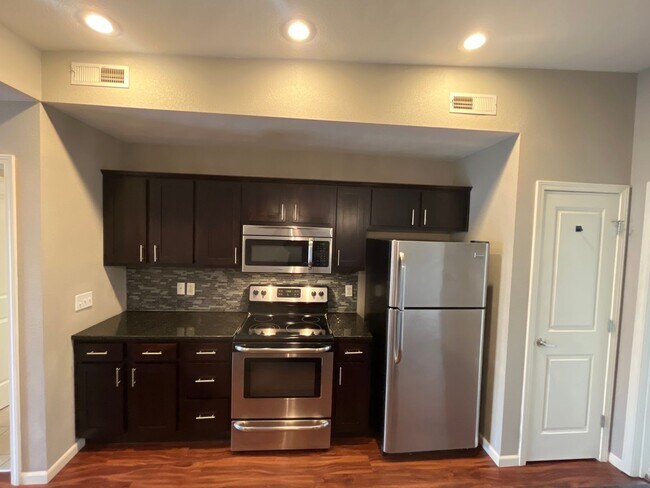 Photo - MODERN OPEN 2 BEDROOM, 2 BATH Unit Walnut C202