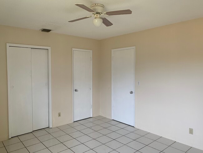 Photo - Shell Apartments