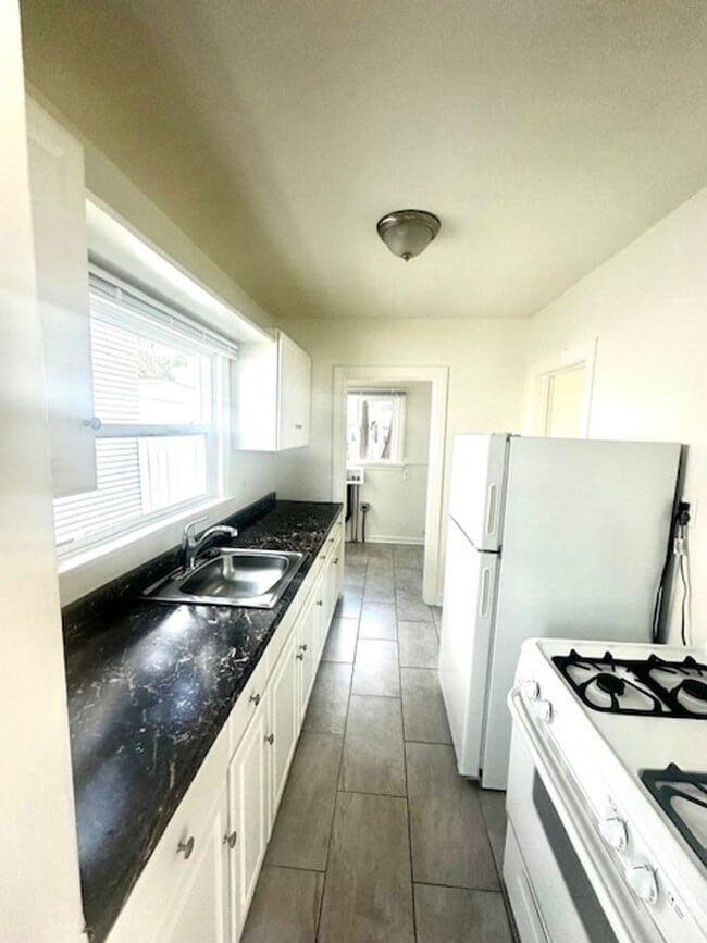 Photo - Super Charming Cottage, downtown Ventura Unit 1327 E Santa Clara St #B