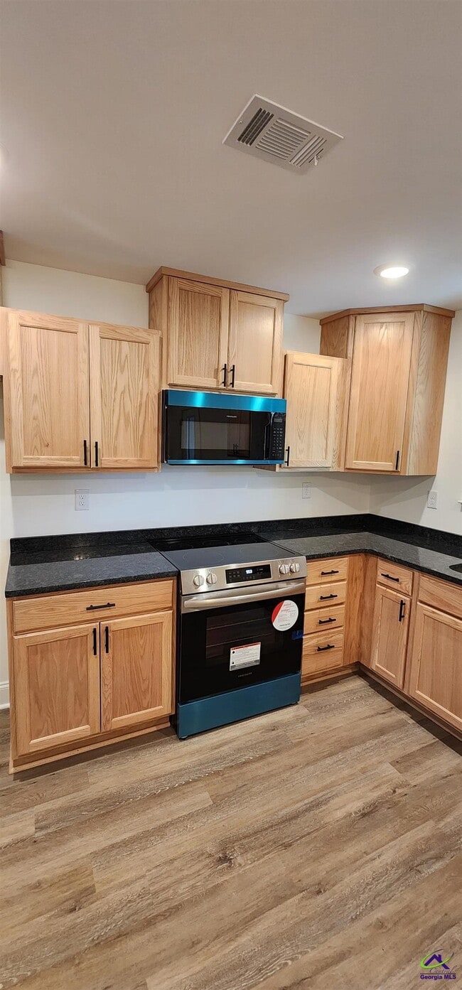 Photo - 110 Eastlake Dr