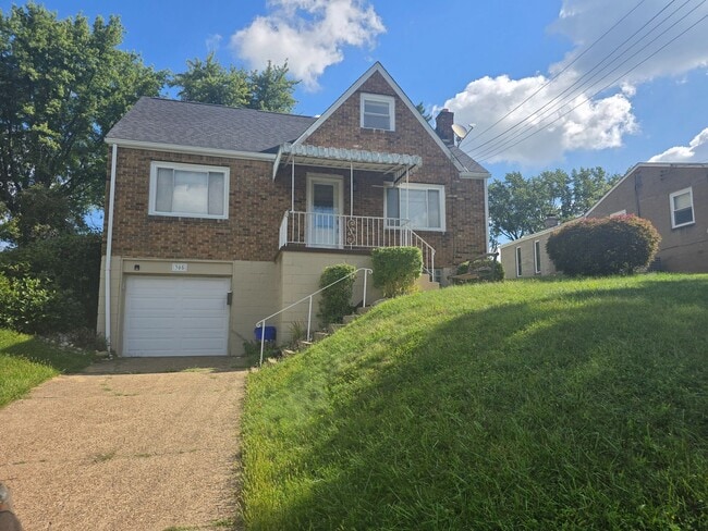 305 Longview Dr