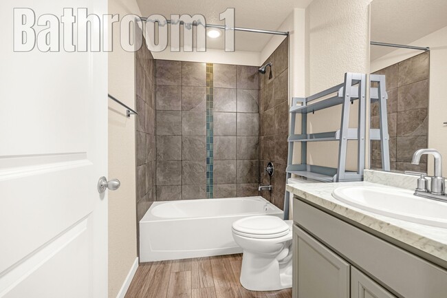 Photo - 5168 Roundhouse Dr