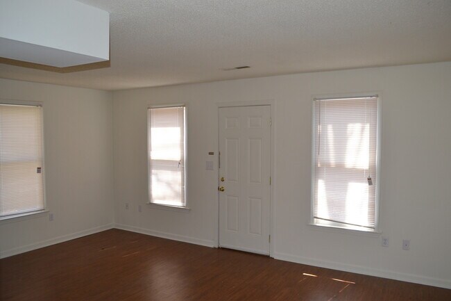 Photo - 2 Bedroom House in Central Available Fall 2026