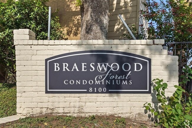 Building Photo - 8100 Creekbend Dr Unit 135 Rental