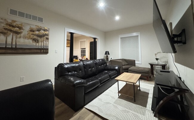 Photo - 220 W Buena Vista St