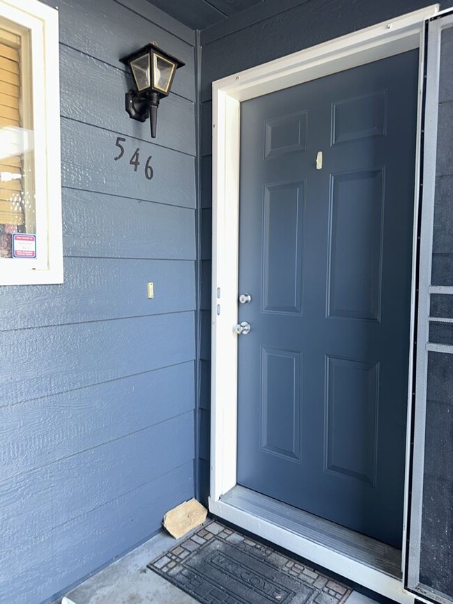 Building Photo - Cozy 2 Bed 2 Bath Condo with Private Patio