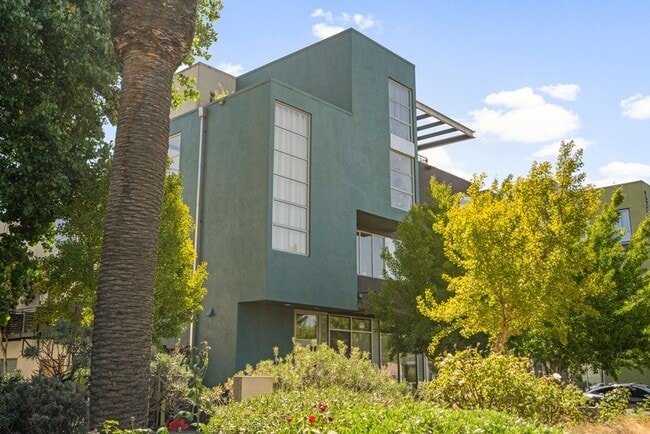 Photo - 1364 Powell St