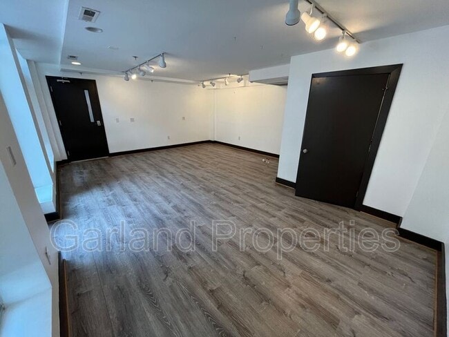 Photo - 110 Campbell Ave SE