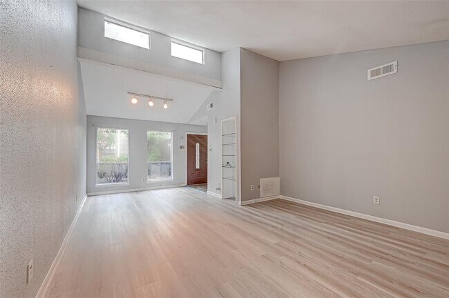 Photo - 10710 Sandpiper Dr