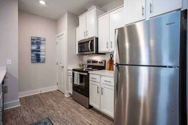 Farragut Junction Apartments