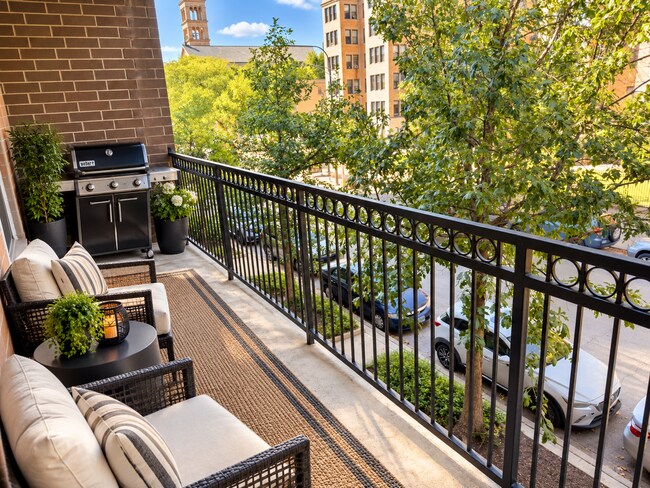 Photo - 4311 N Sheridan Rd Unit 205