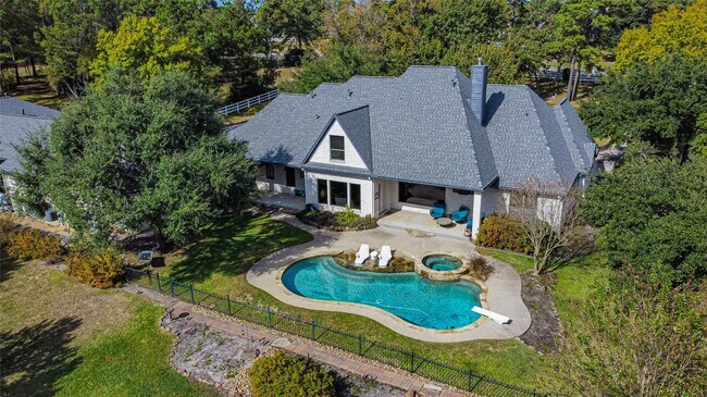 Photo - 15569 Crown Oaks Dr