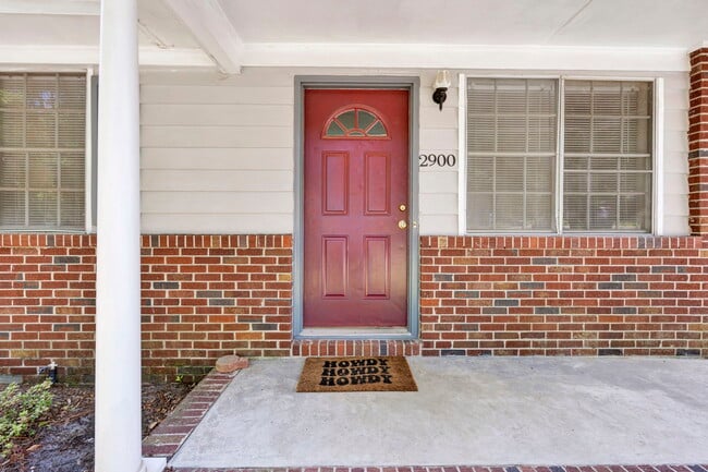 2900 Holt Dr