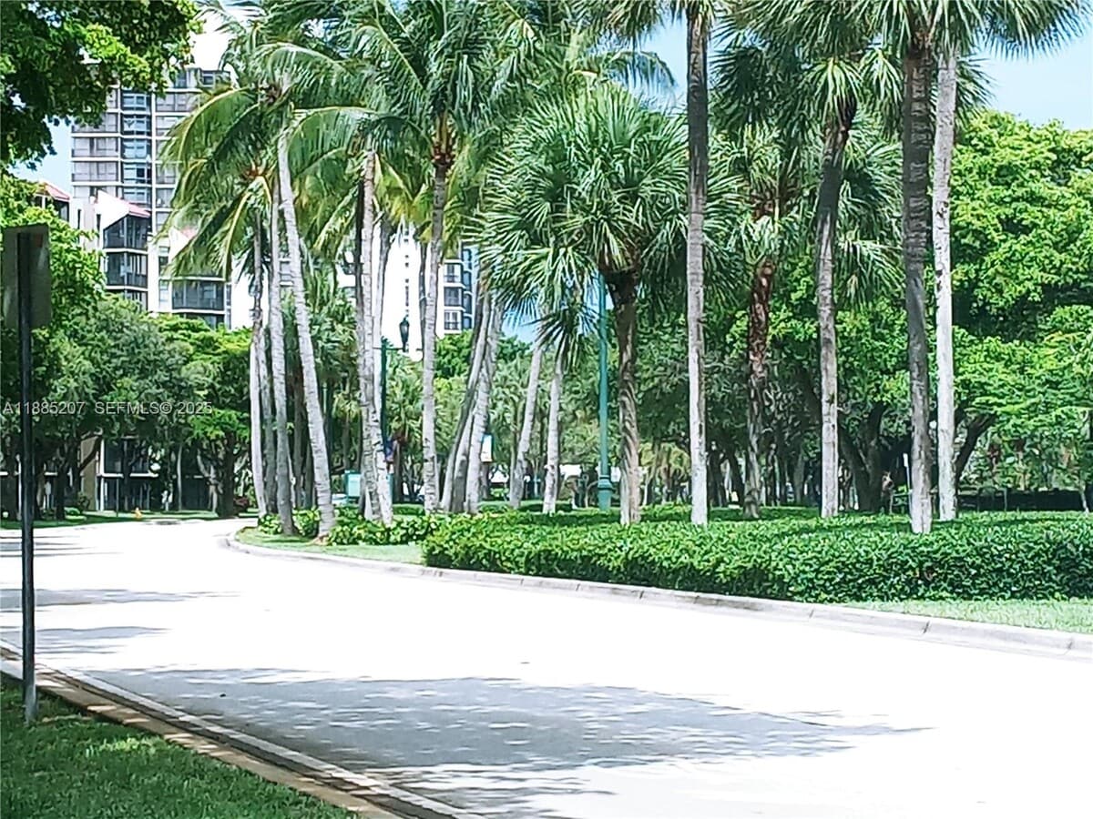 Photo - 20400 W Country Club Dr Unit 303