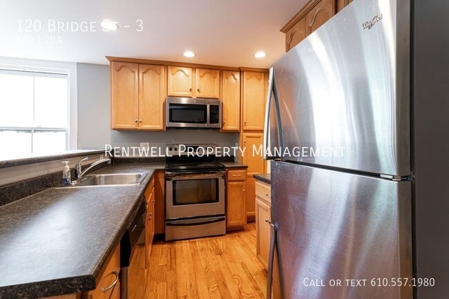 Building Photo - 120 Bridge St Unit 3 Rental