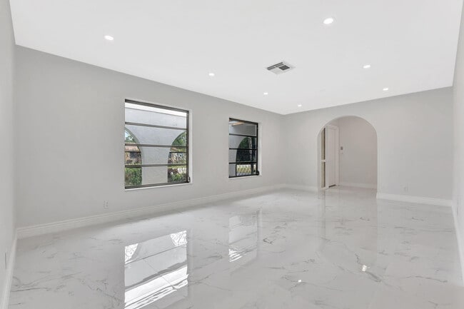 Photo - 10251 NW 39th Ct