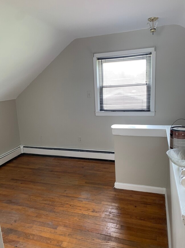 Upstairs Room 1 - 2528 S Annabelle St